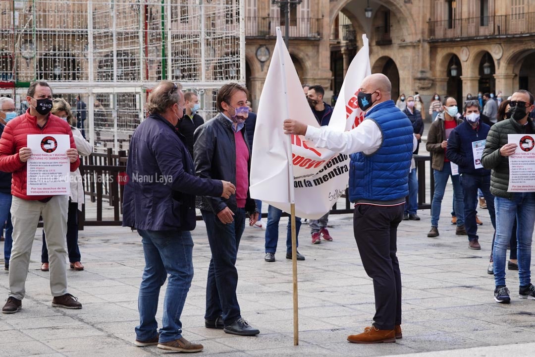 Concentración de autónomos en la Plaza Mayor de Salamanca