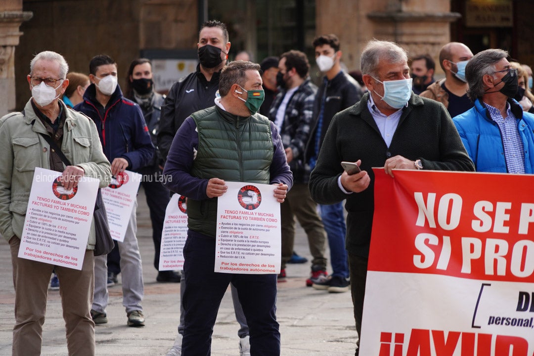 Concentración de autónomos en la Plaza Mayor de Salamanca