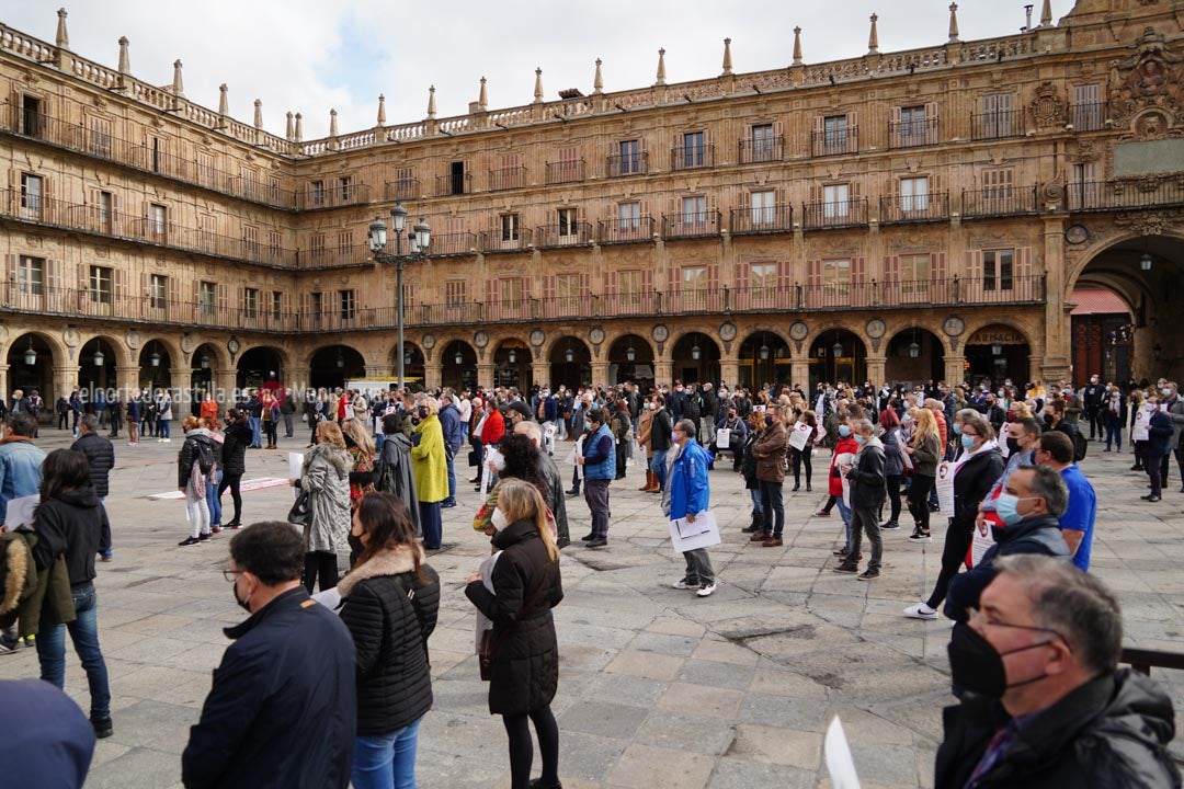 Concentración de autónomos en la Plaza Mayor de Salamanca