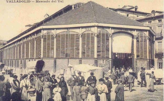 Exterior del mercado del Val en una imagen de 1910.