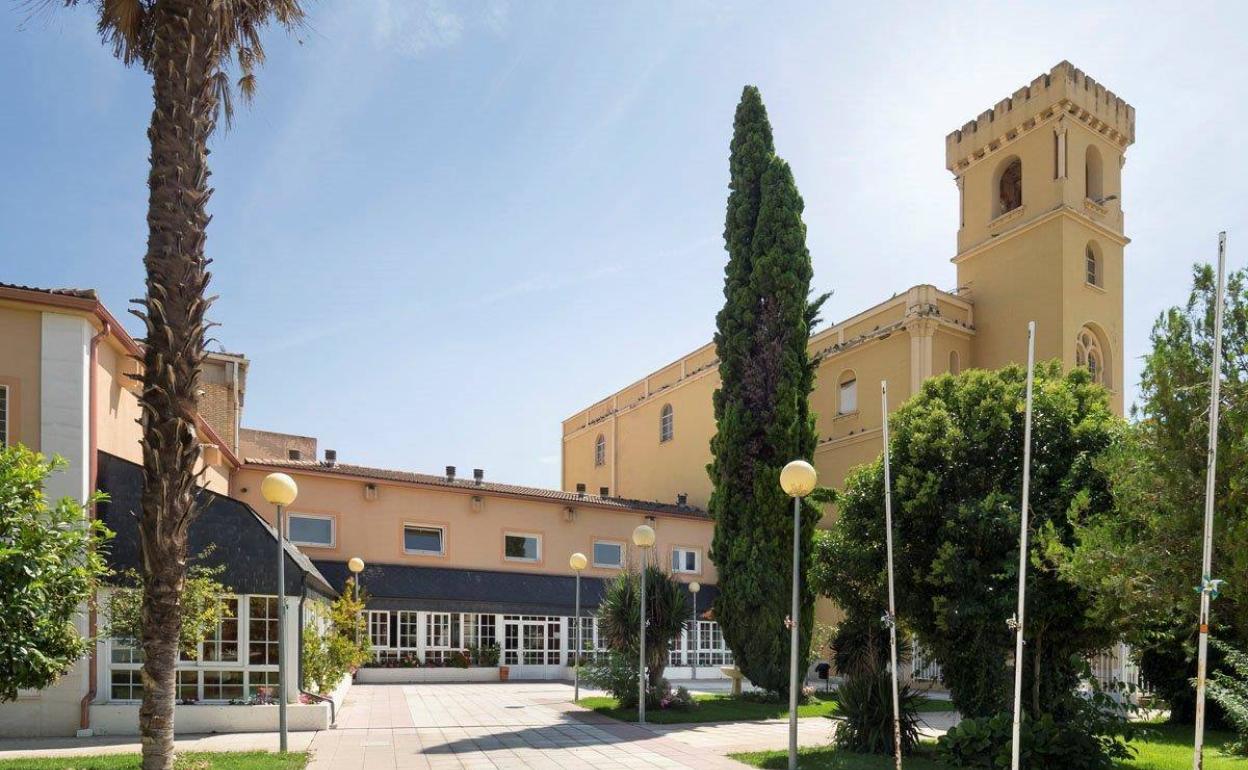 Exterior de la Residencia Bañosalud de Venta de Baños.