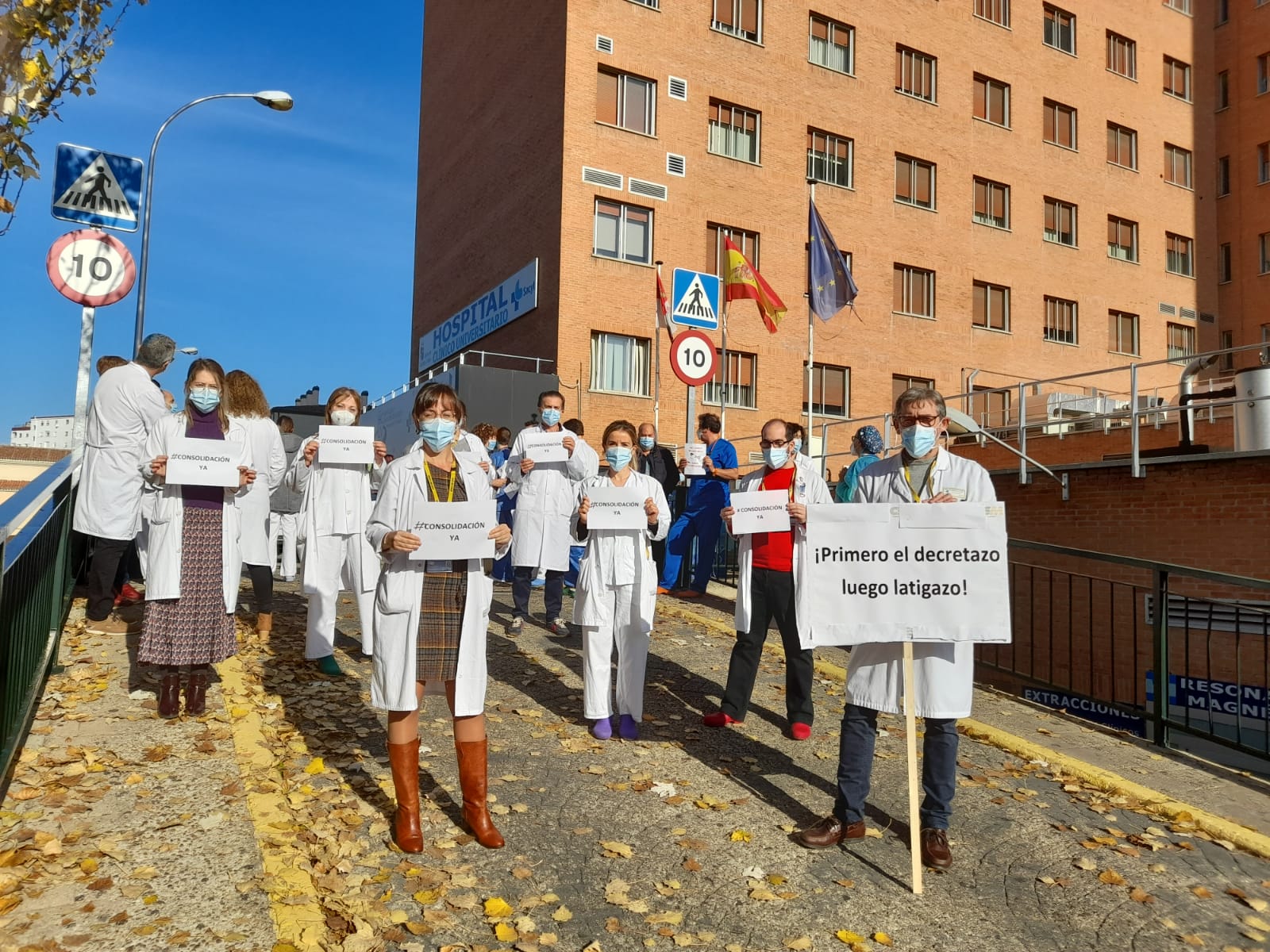 Fotos: Sanitarios de Valladolid protestan por sus condiciones laborales