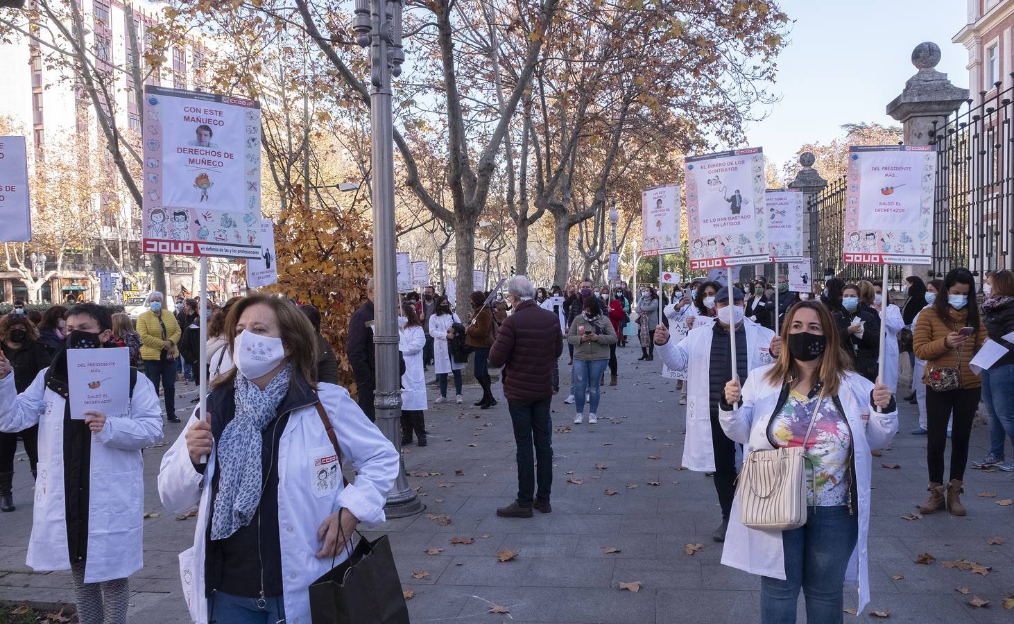 Fotos: Sanitarios de Valladolid protestan por sus condiciones laborales