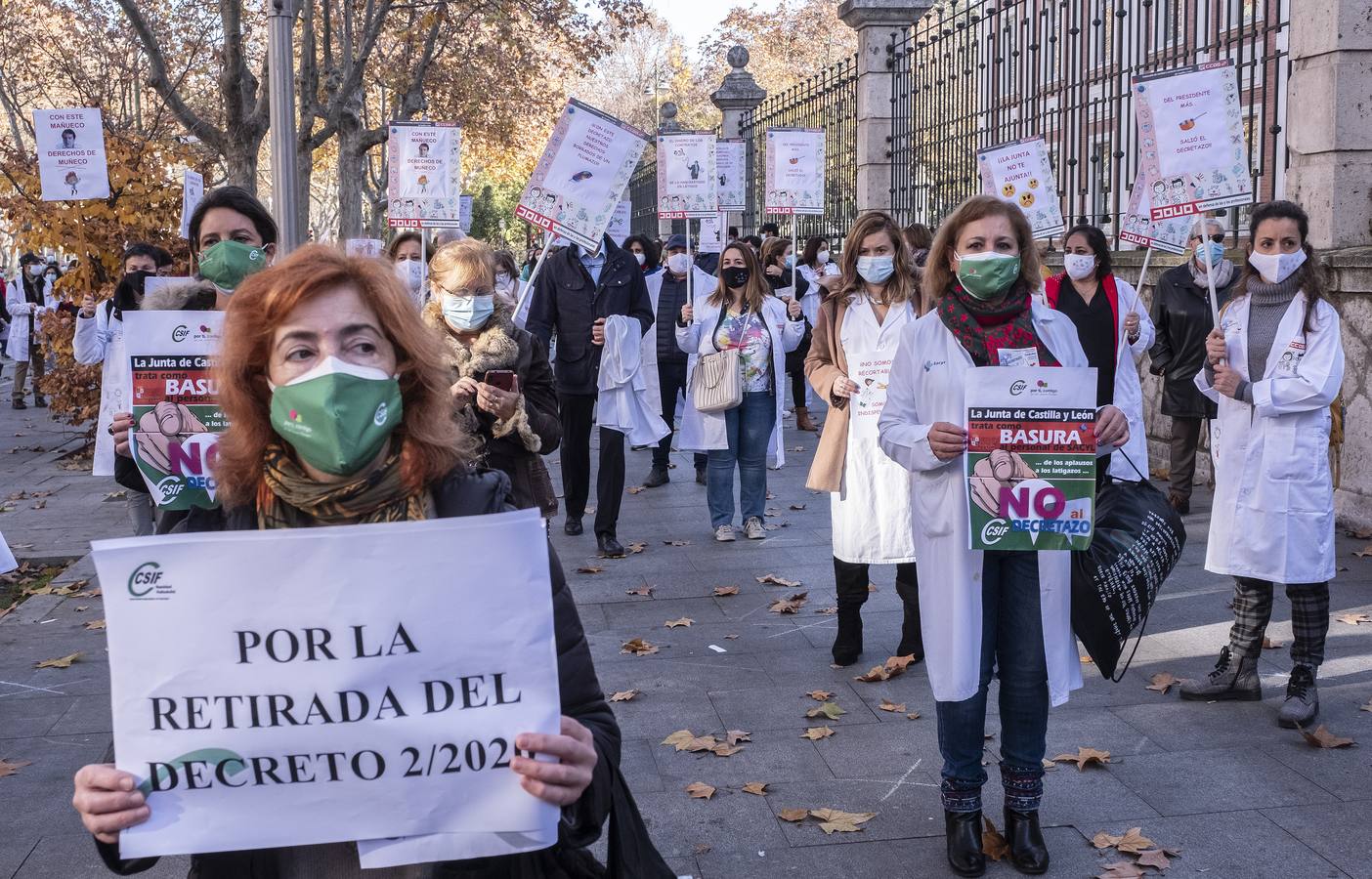 Fotos: Sanitarios de Valladolid protestan por sus condiciones laborales