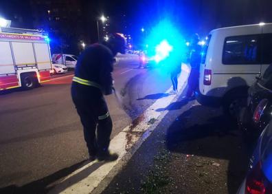 Imagen secundaria 1 - Un conductor «enojado» arrolla varios vehículos estacionados en Parquesol