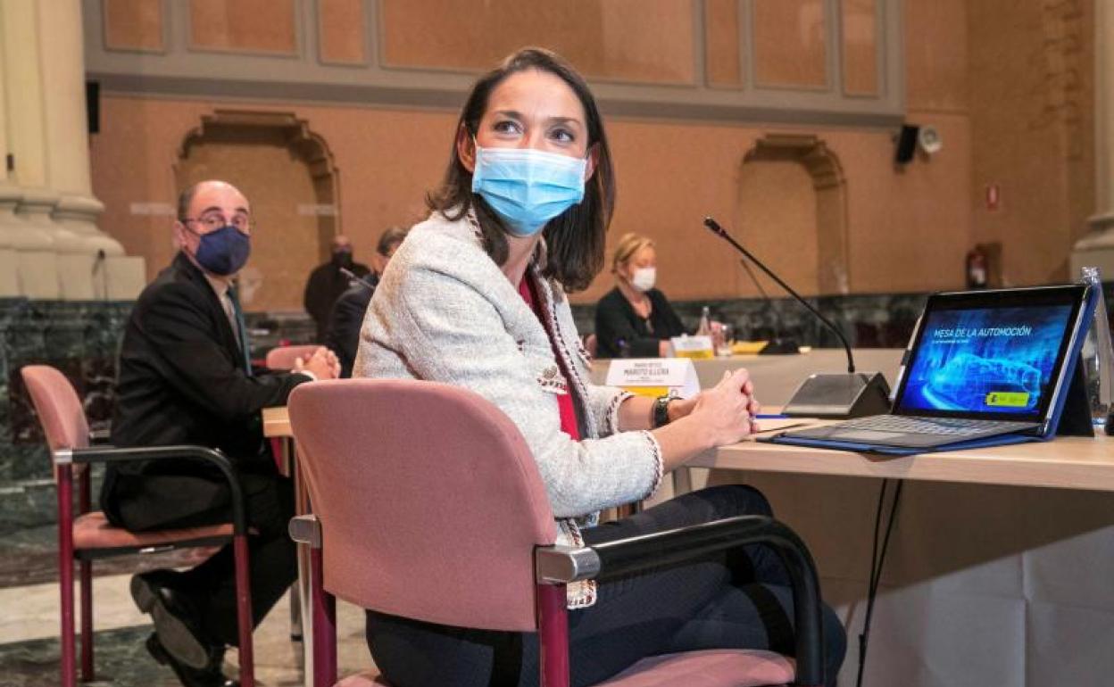 La ministra de Industria, Reyes Maroto, y el presidente de Aragón, Javier Lambán, en la sede del ejecutivo aragonés.