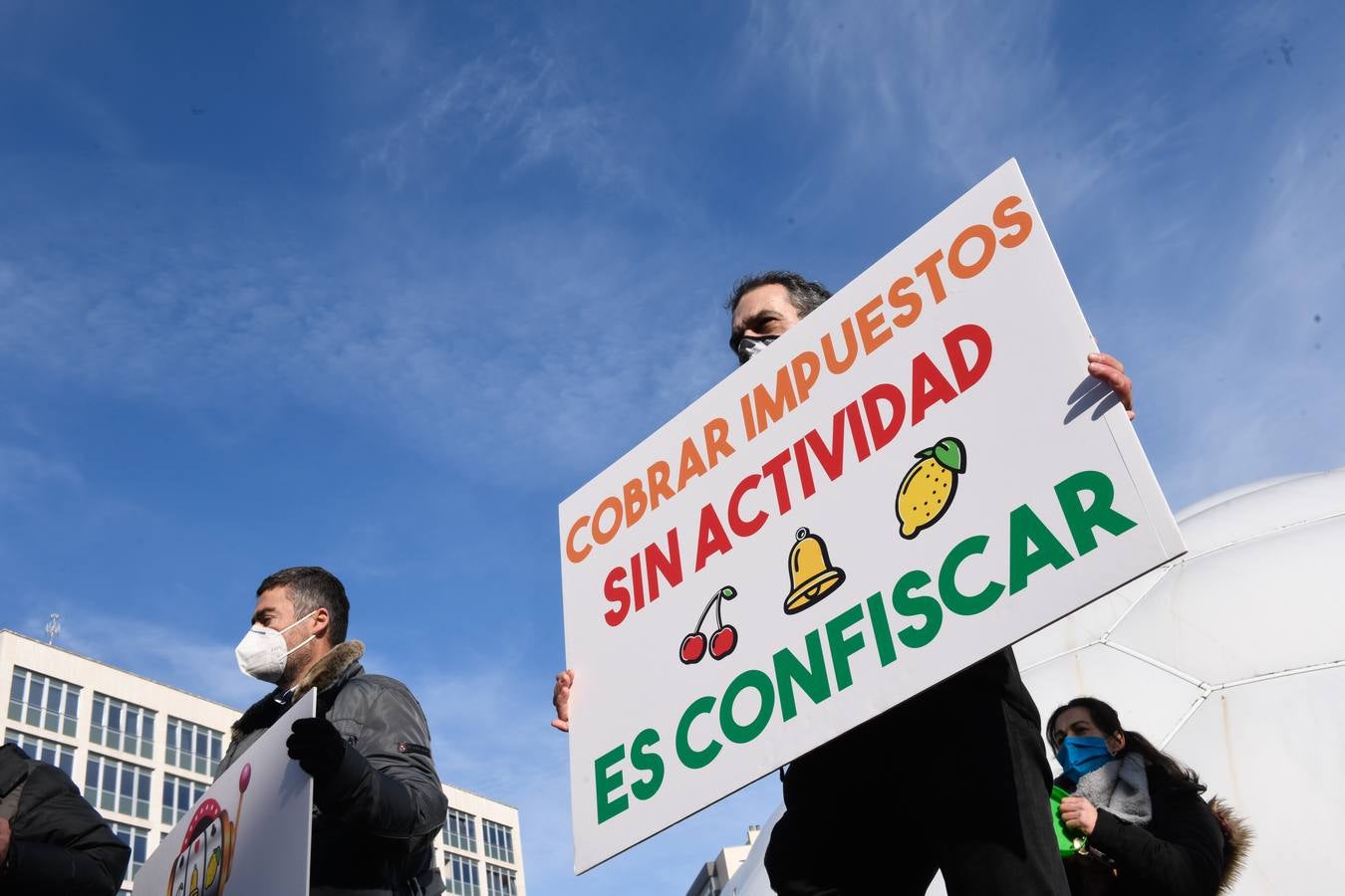 Fotos: Manifestación en Valladolid de todos los sectores afectados por la crisis de la pandemia