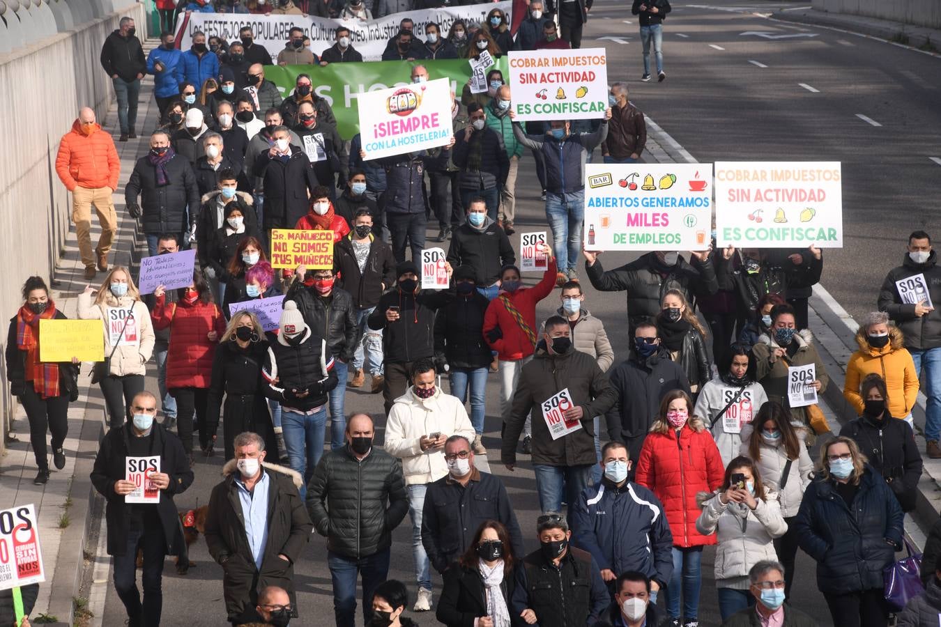 Fotos: Manifestación en Valladolid de todos los sectores afectados por la crisis de la pandemia