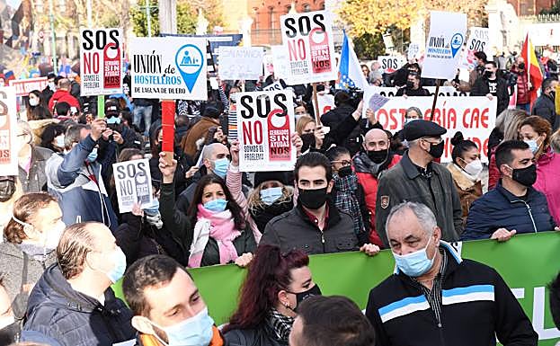 Los sectores afectados por el cierre llevan a la calle su hartazgo: «No podemos más»
