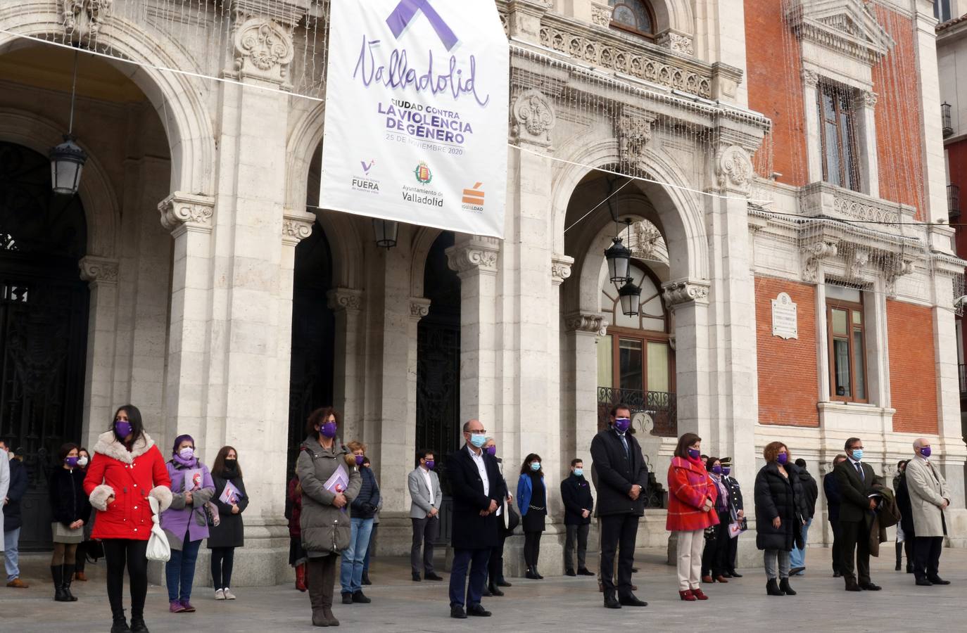 Fotos: Día Internacional de la Eliminación de la Violencia contra la Mujer en el Ayuntamiento de Valladolid