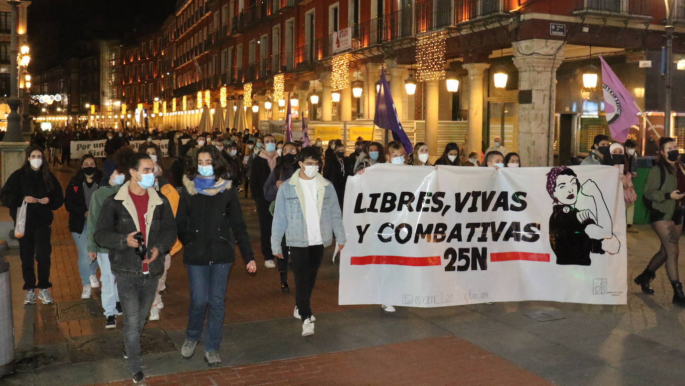 Manifestación contra el matrato hacia las mujeres. 