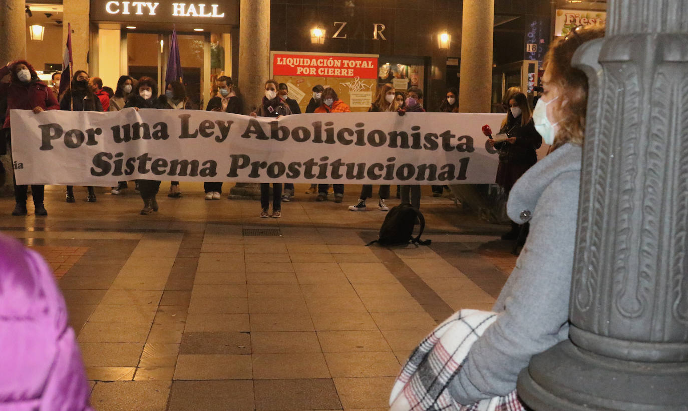 Manifestación contra el matrato hacia las mujeres. 