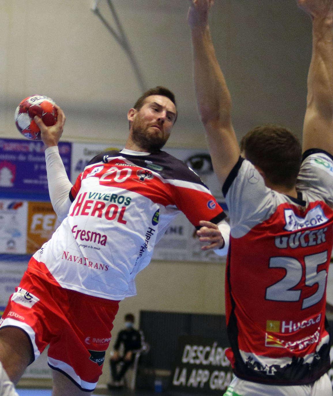 Partido de la Liga Asobal entre el Balonmano Nava y el Huesca 