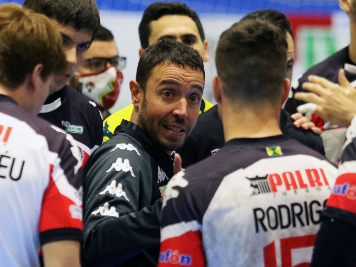 Partido de la Liga Asobal entre el Balonmano Nava y el Huesca 