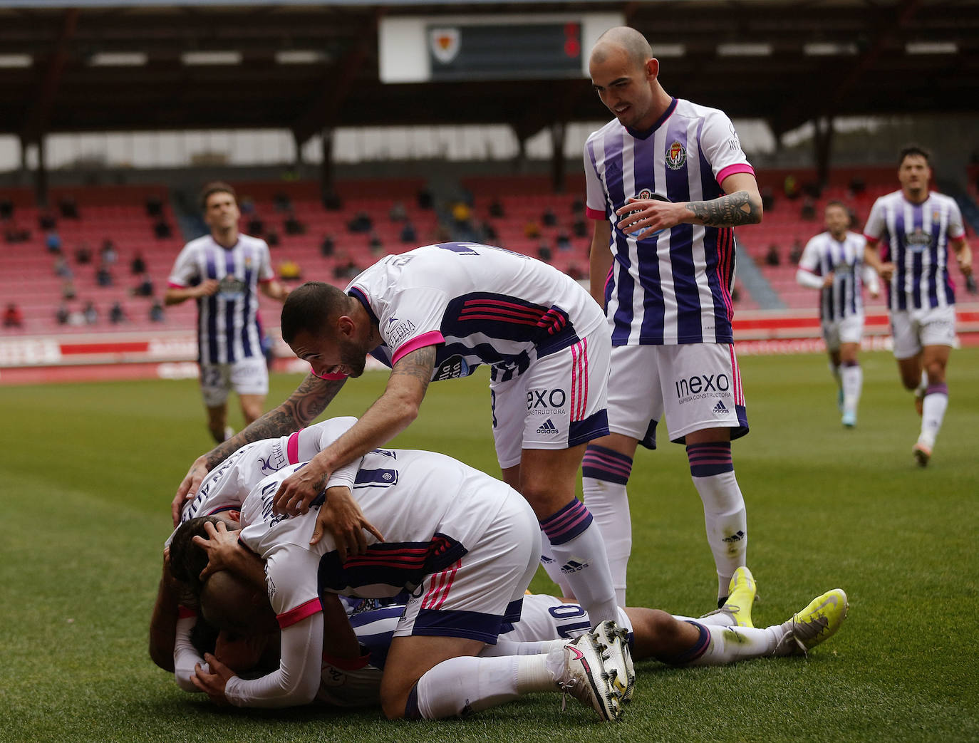 Fotos: Numancia y Real Valladolid Promesas se reparten los puntos 2-2