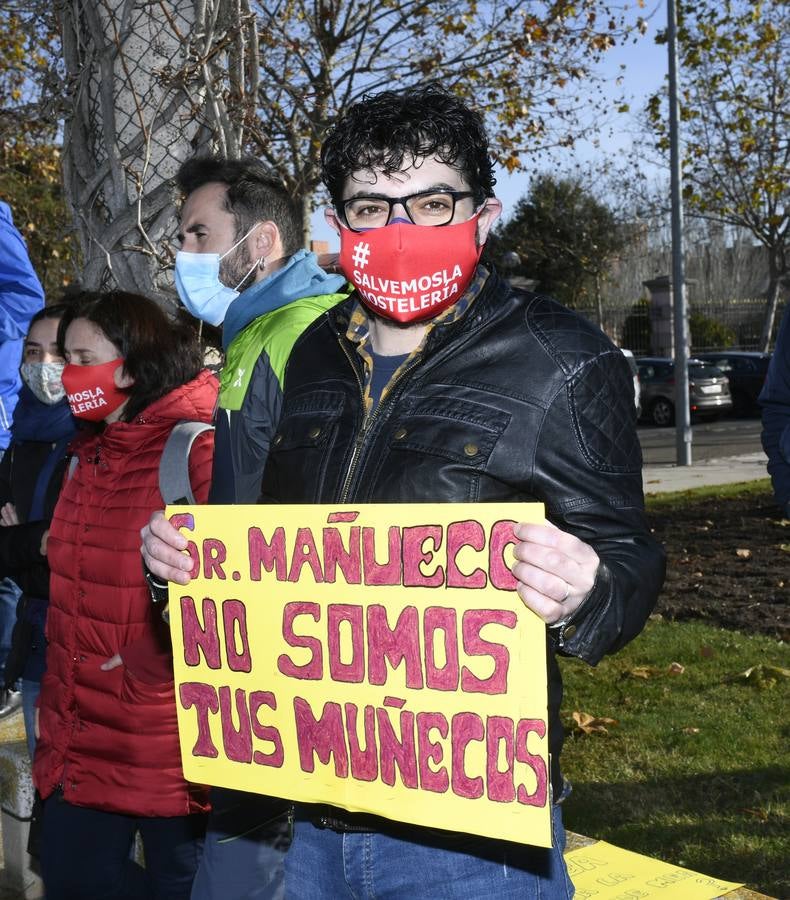 Fotos: Manifestación de los hosteleros en Valladolid