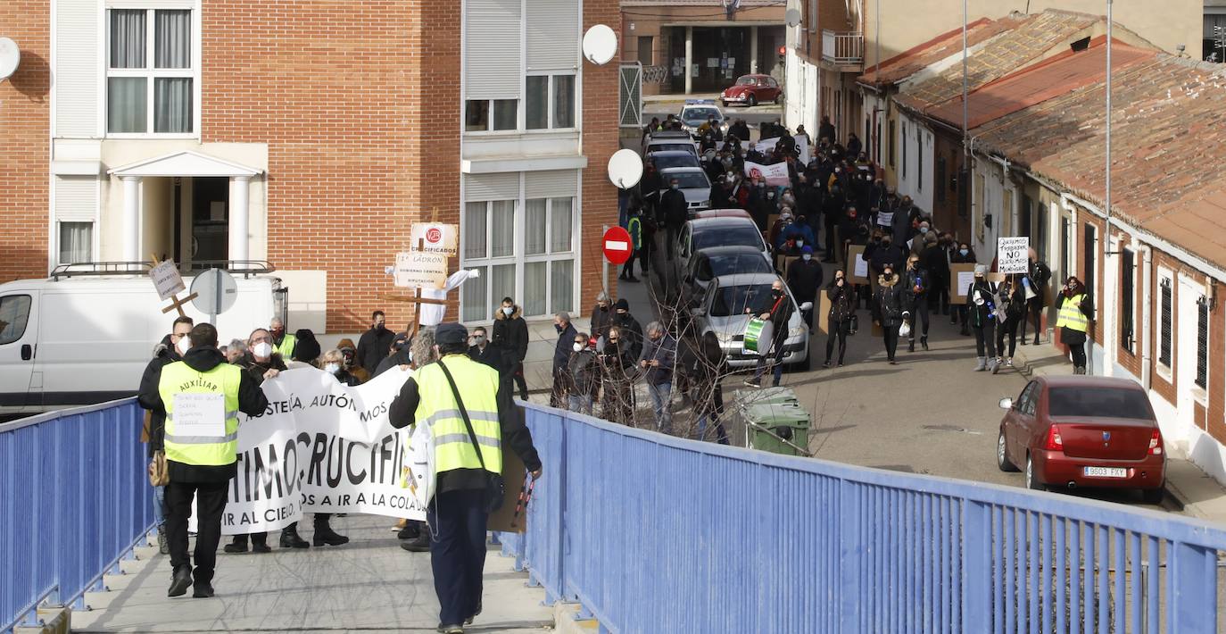 Fotos: Protesta de los autónomos en Venta de Baños, Palencia