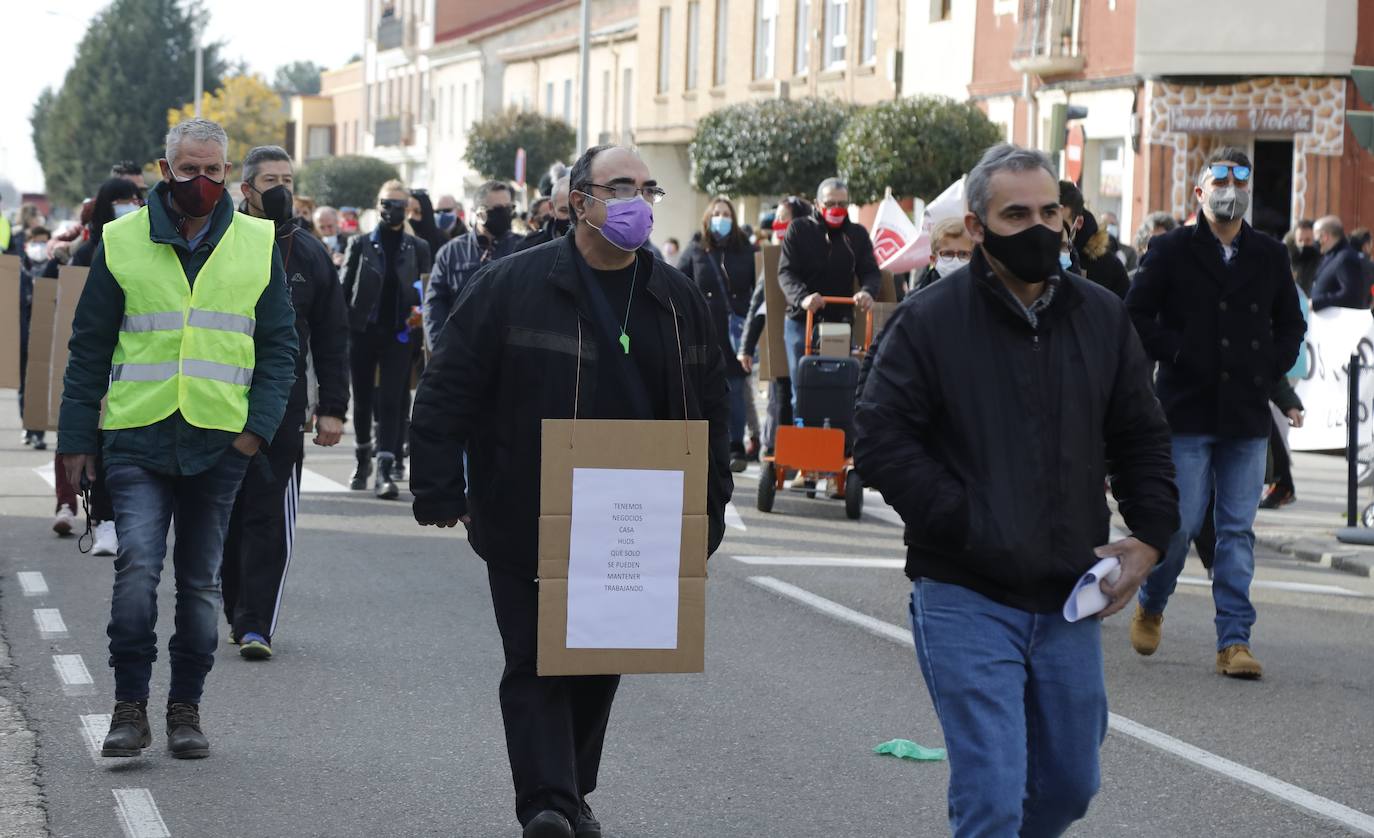 Fotos: Protesta de los autónomos en Venta de Baños, Palencia