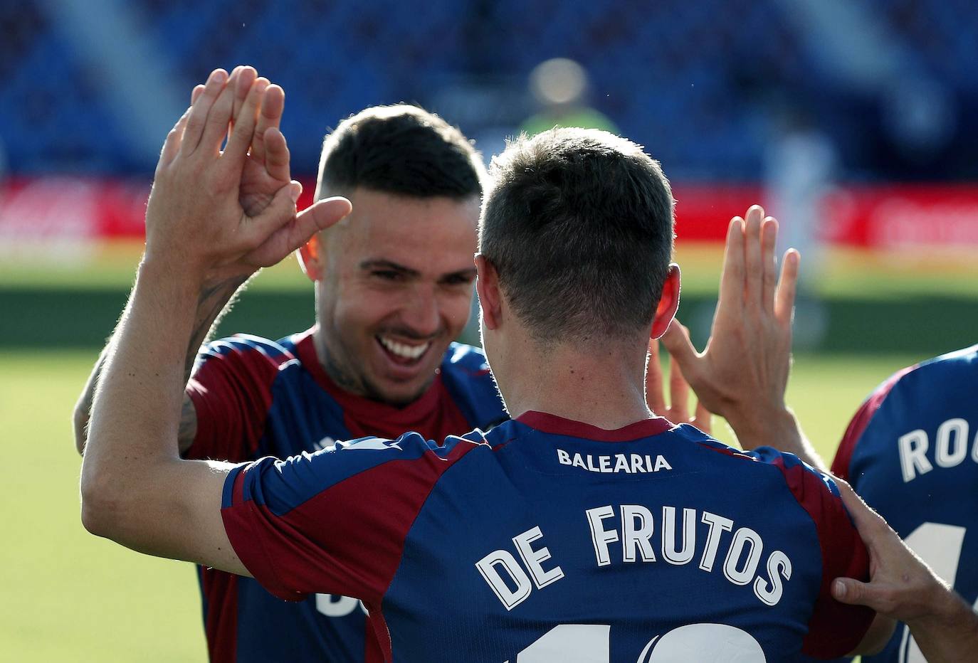 Jorge de Frutos celebra su primer gol en Primera División.