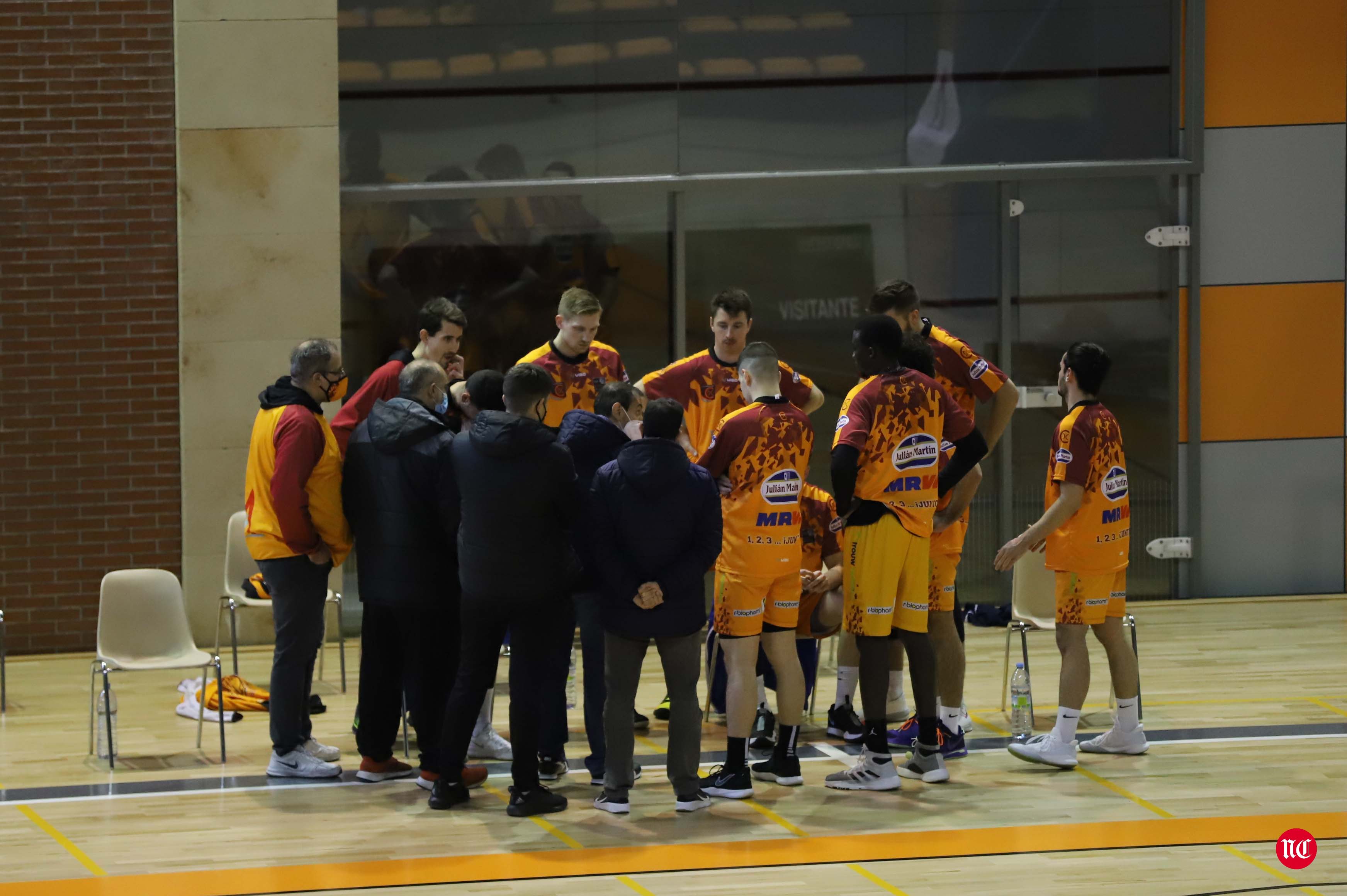 Fotos: El Zornotza pone fin a la imbatibilidad del Aquimisa Carbajosa en casa (75-87)