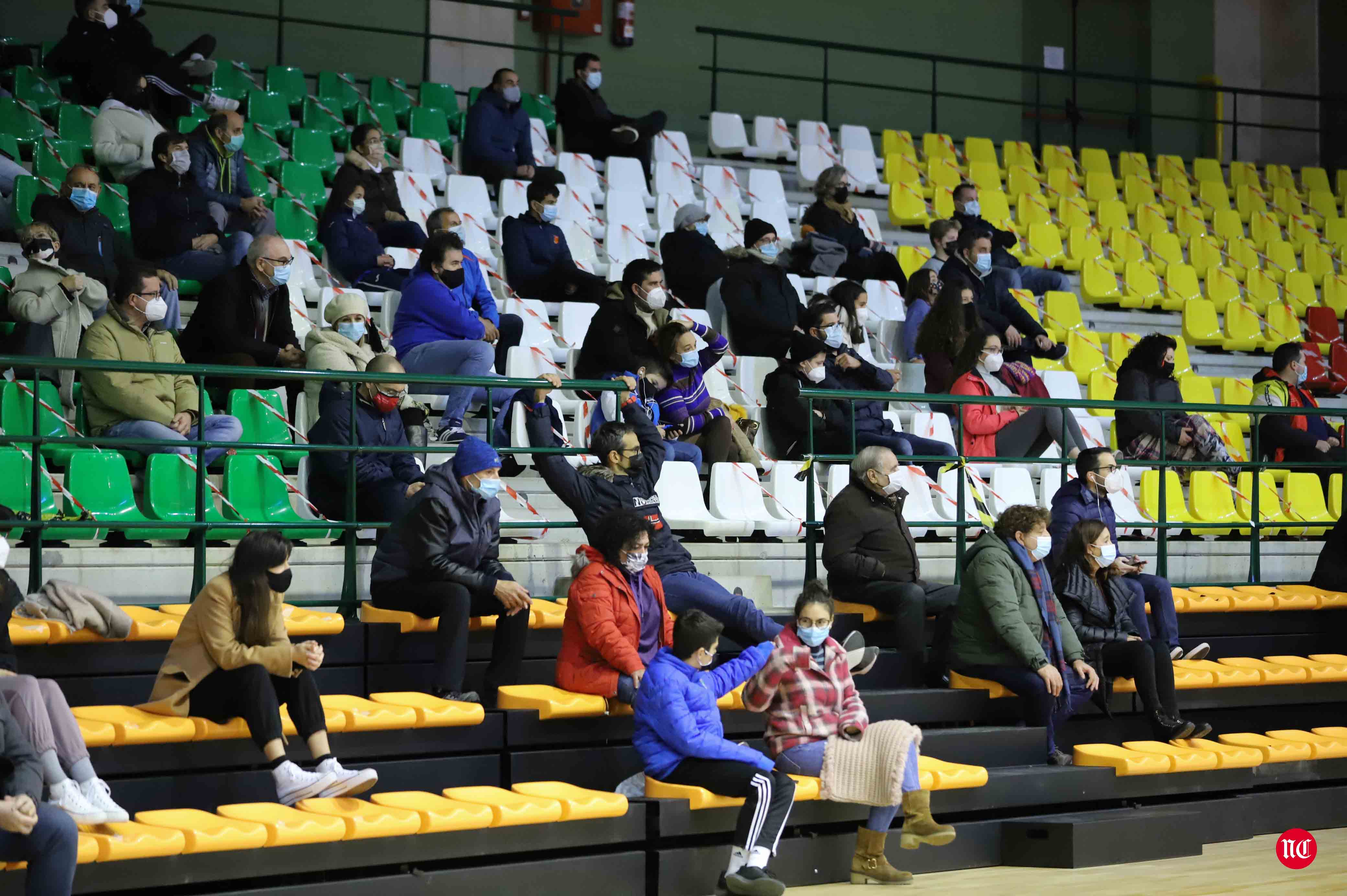 Fotos: El Zornotza pone fin a la imbatibilidad del Aquimisa Carbajosa en casa (75-87)