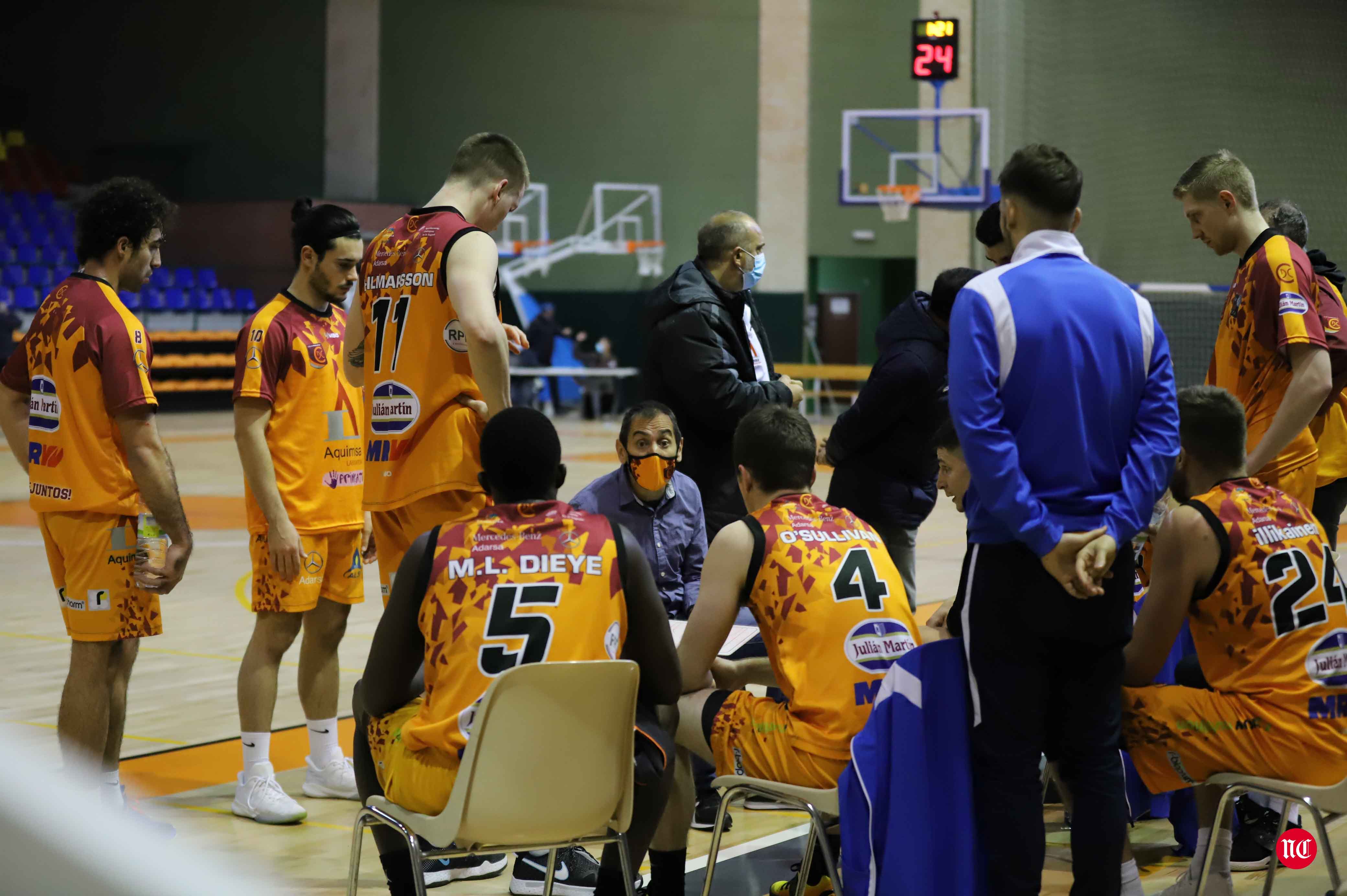 Fotos: El Zornotza pone fin a la imbatibilidad del Aquimisa Carbajosa en casa (75-87)