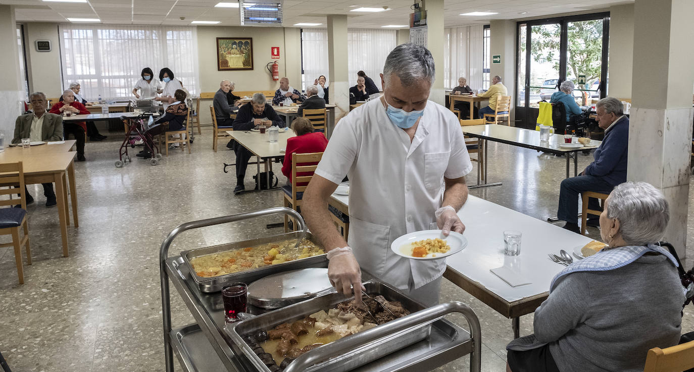 Fotos: Así se vive en la Residencia Cardenal Marcelo tras nueve meses de pandemia de coronavirus