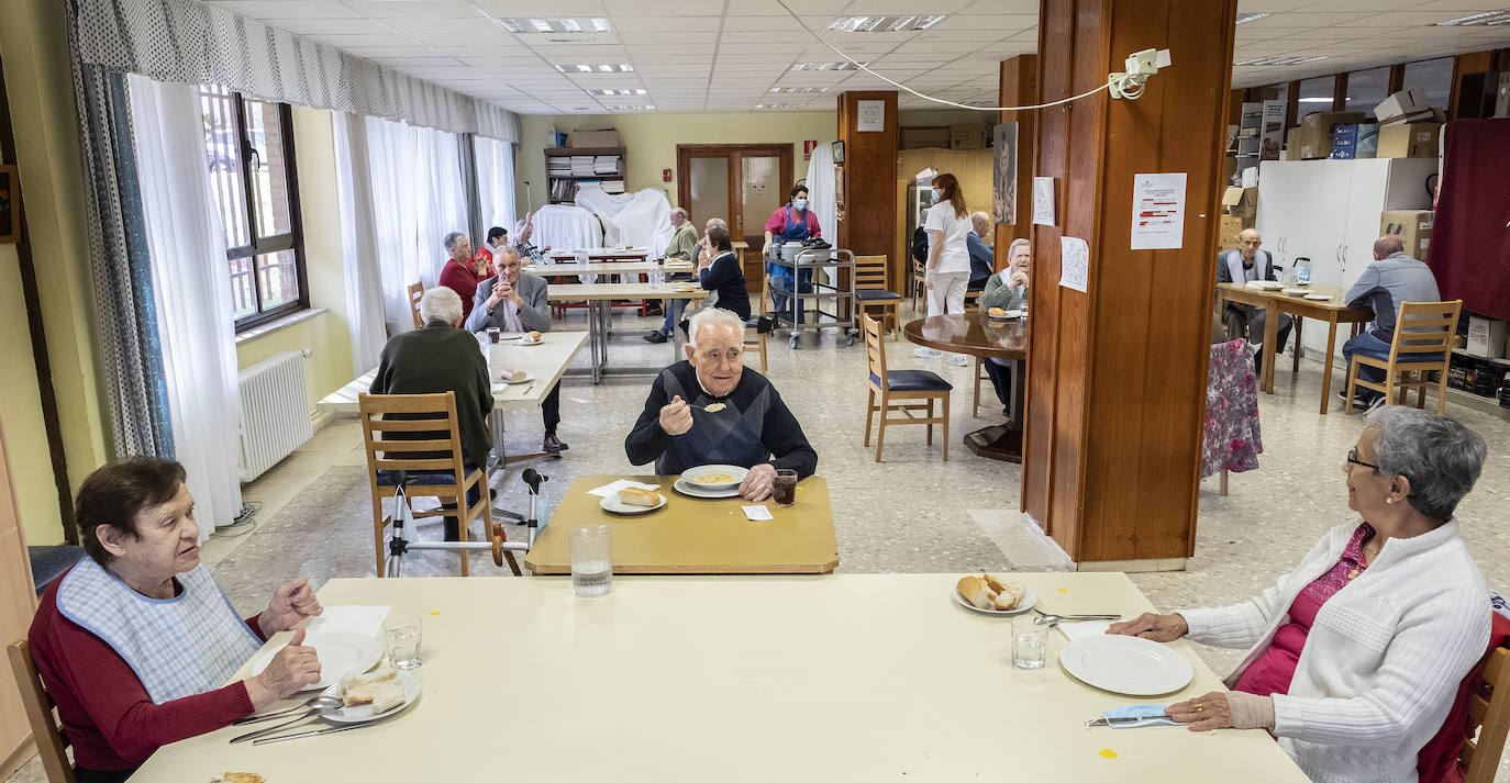 Fotos: Así se vive en la Residencia Cardenal Marcelo tras nueve meses de pandemia de coronavirus