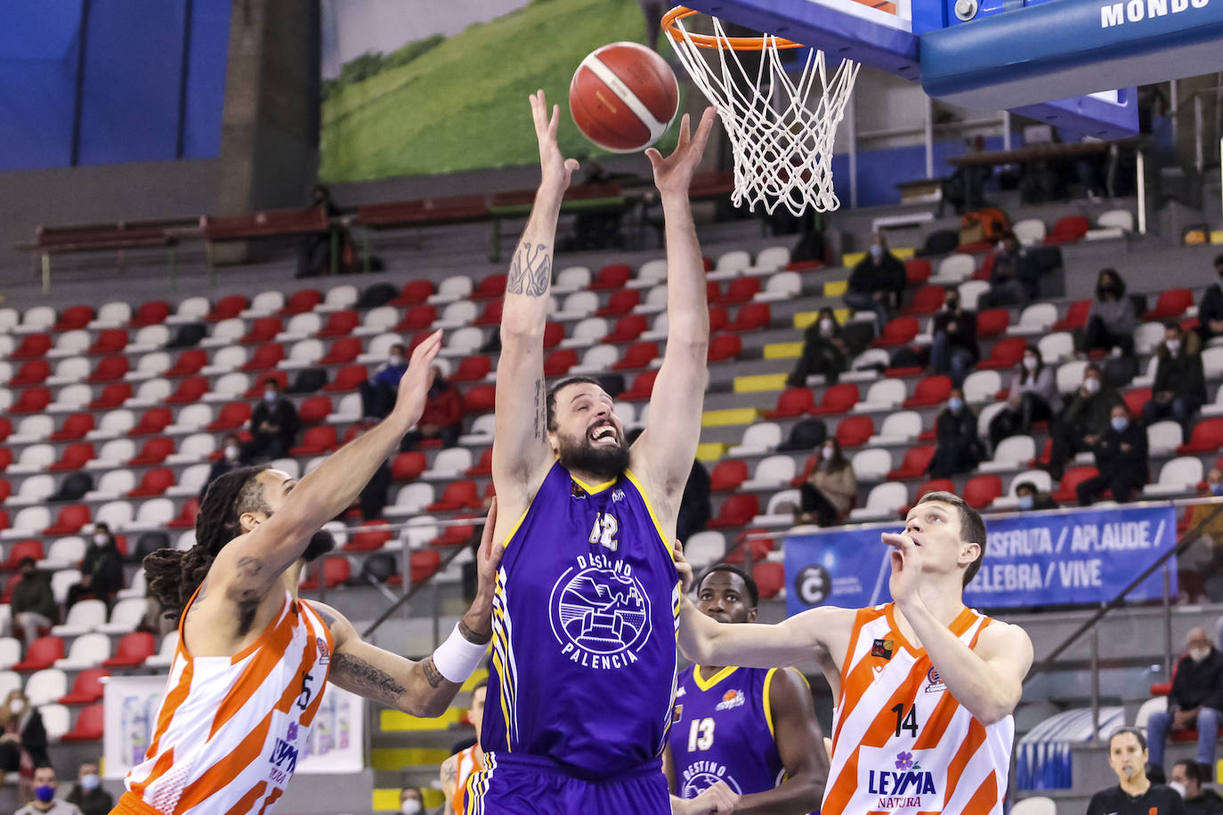 Los palentinos siguen sin ganar a domicilio esta temporada.