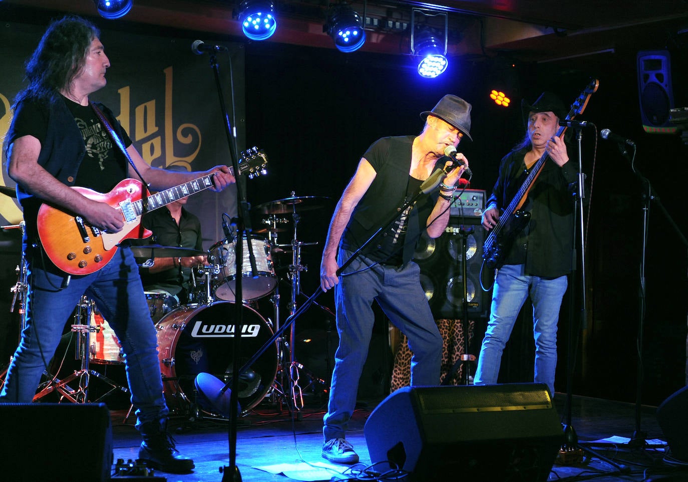 Fotos: Concierto de Cuidado con el perro en la Sala Porta Caeli