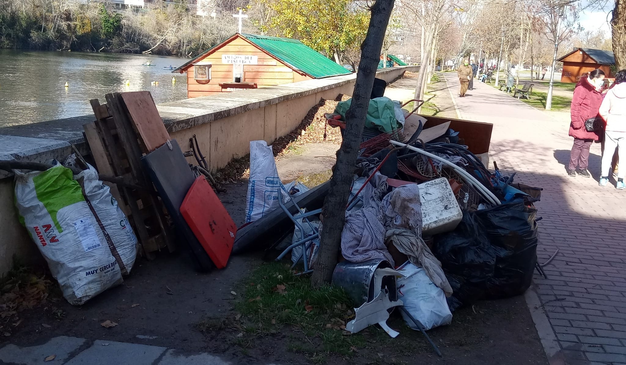 Fotos: La Asociación Cultural &#039;Amigos del Pisuerga&#039; da por concluida la campaña de este año de limpiezas