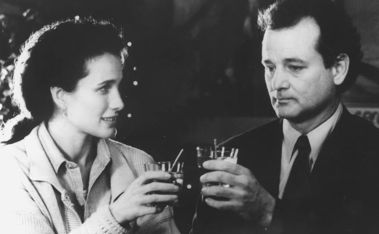 Andie MacDowell y Bill Murray, en una escena de la película 'Atrapado en el tiempo'.