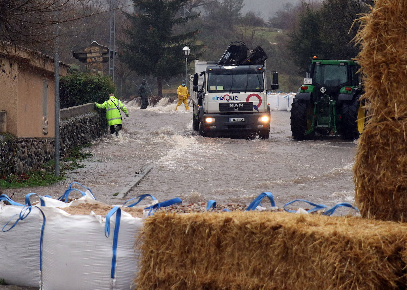 Inundaciones en la localidad segoviana de Navafría