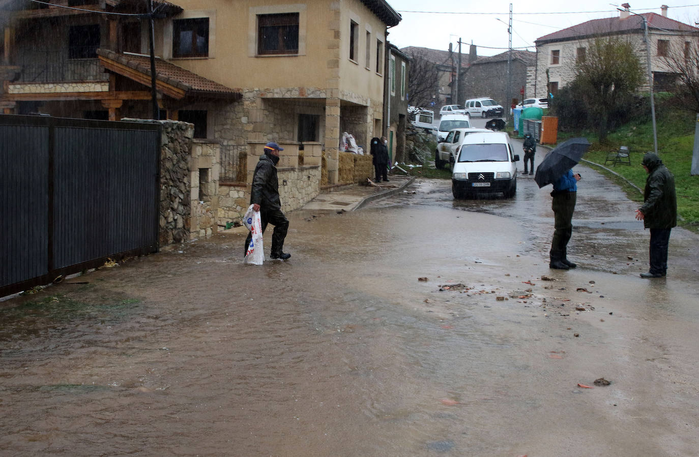 Inundaciones en la localidad segoviana de Navafría