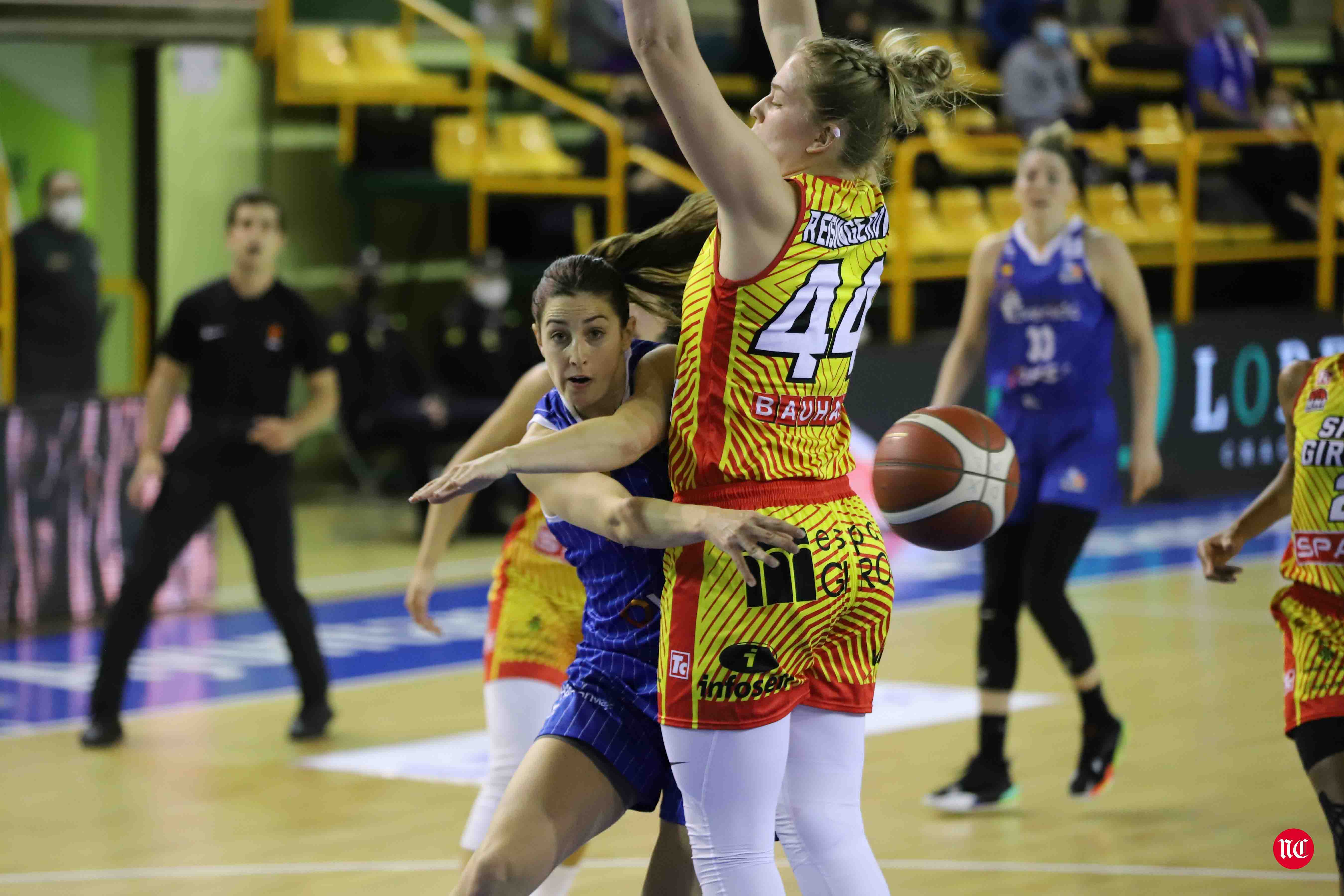 Fotos: El CB Avenida hace pequeño al Girona