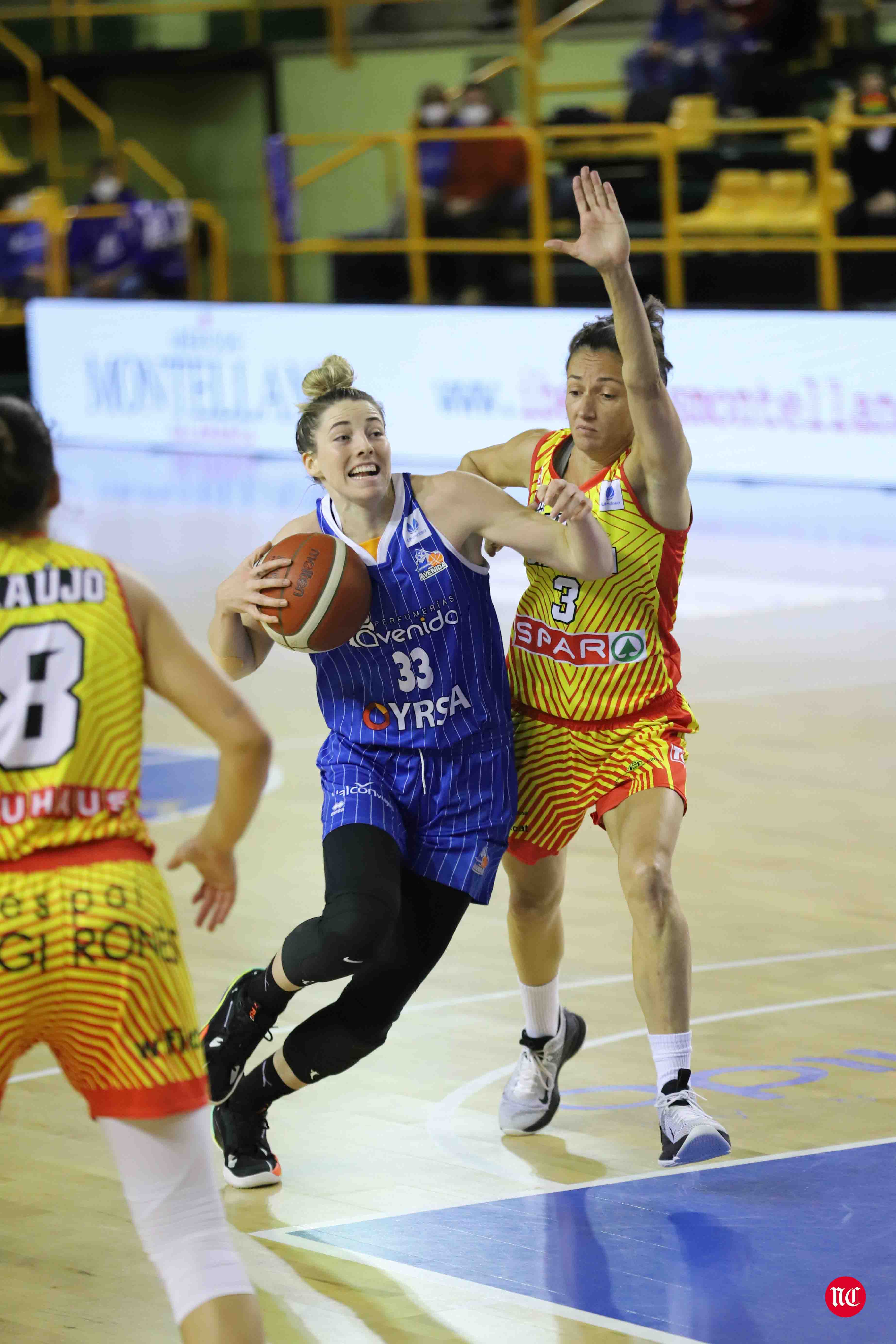 Fotos: El CB Avenida hace pequeño al Girona