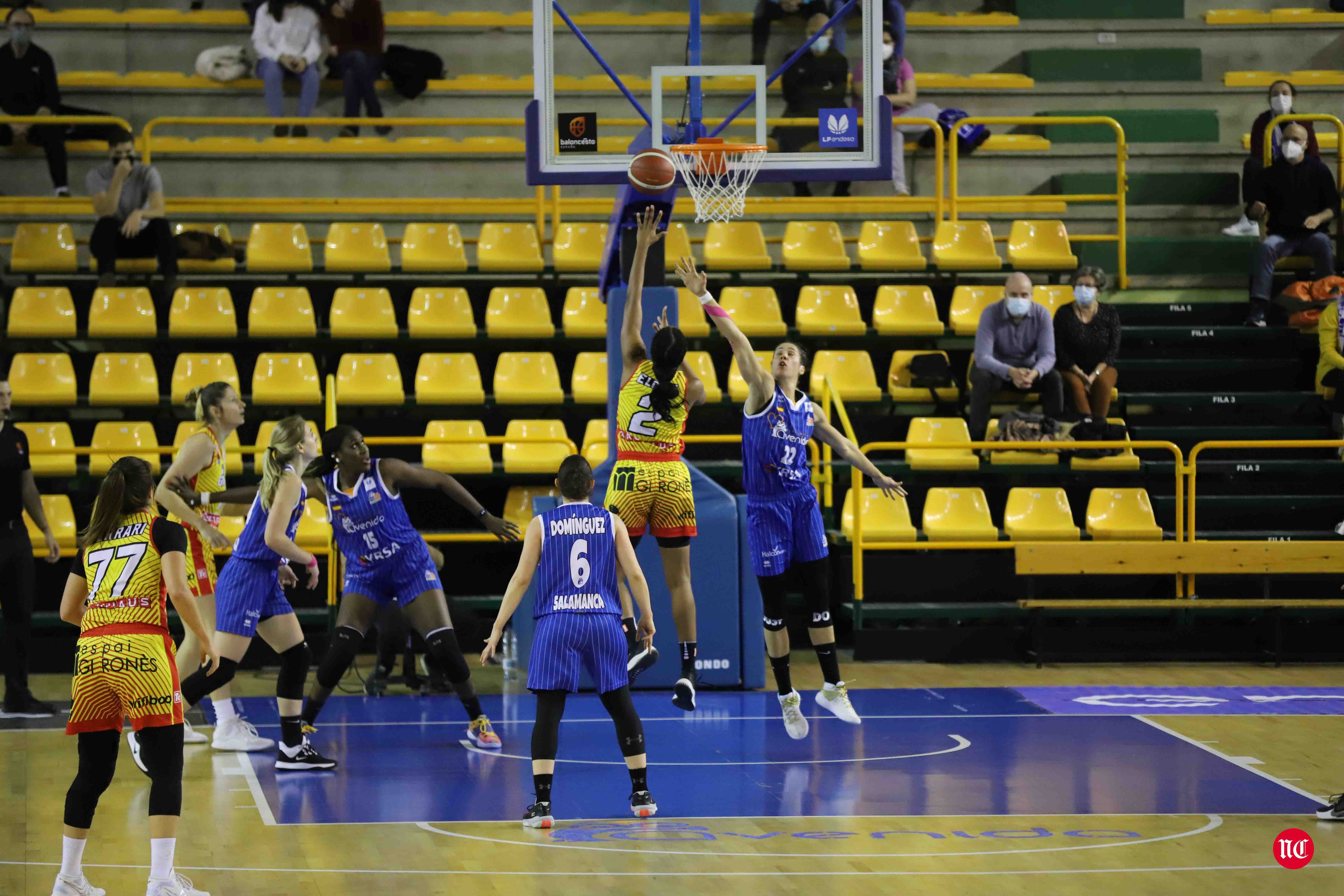 Fotos: El CB Avenida hace pequeño al Girona