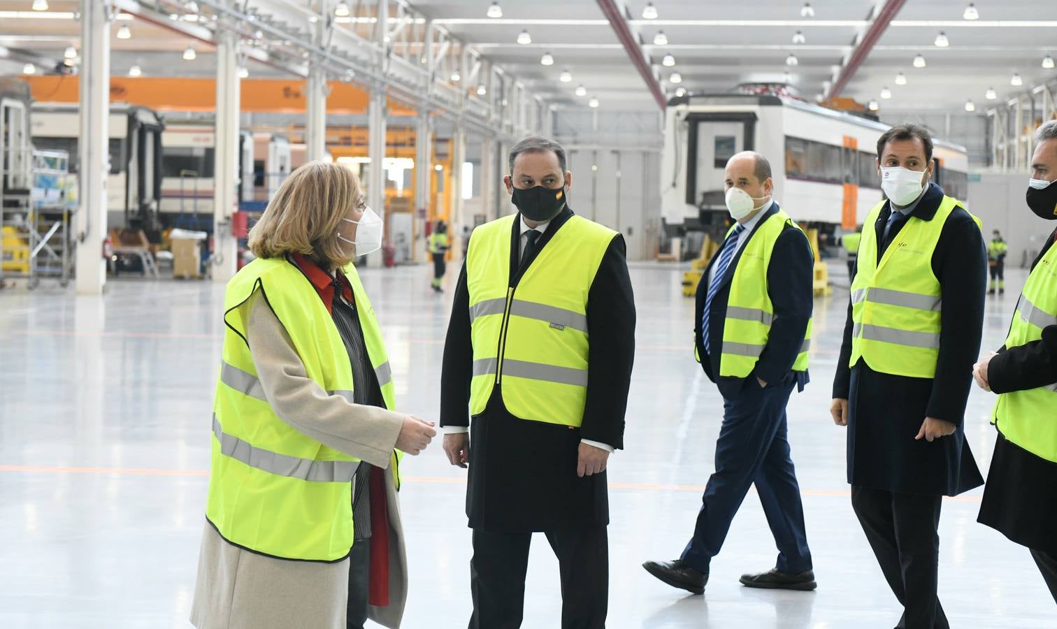 Fotos: El ministro José Luis Ábalos visita los talleres de Renfe del Páramo de San Isidro en Valladolid