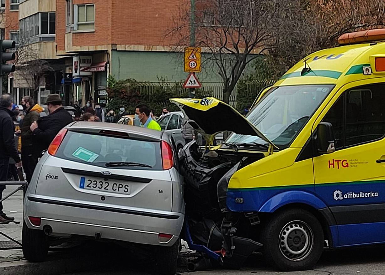 El suceso ha ocurrido en cruce de la calle Don Sancho con la calle Merced de la capital.