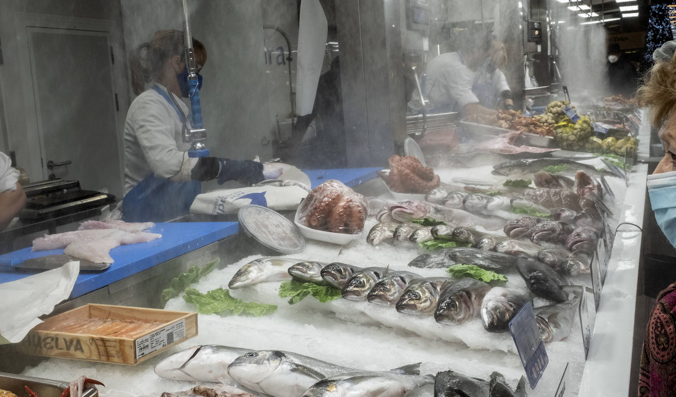 Fotos: Los mercados de preparan para las compras de Navidad