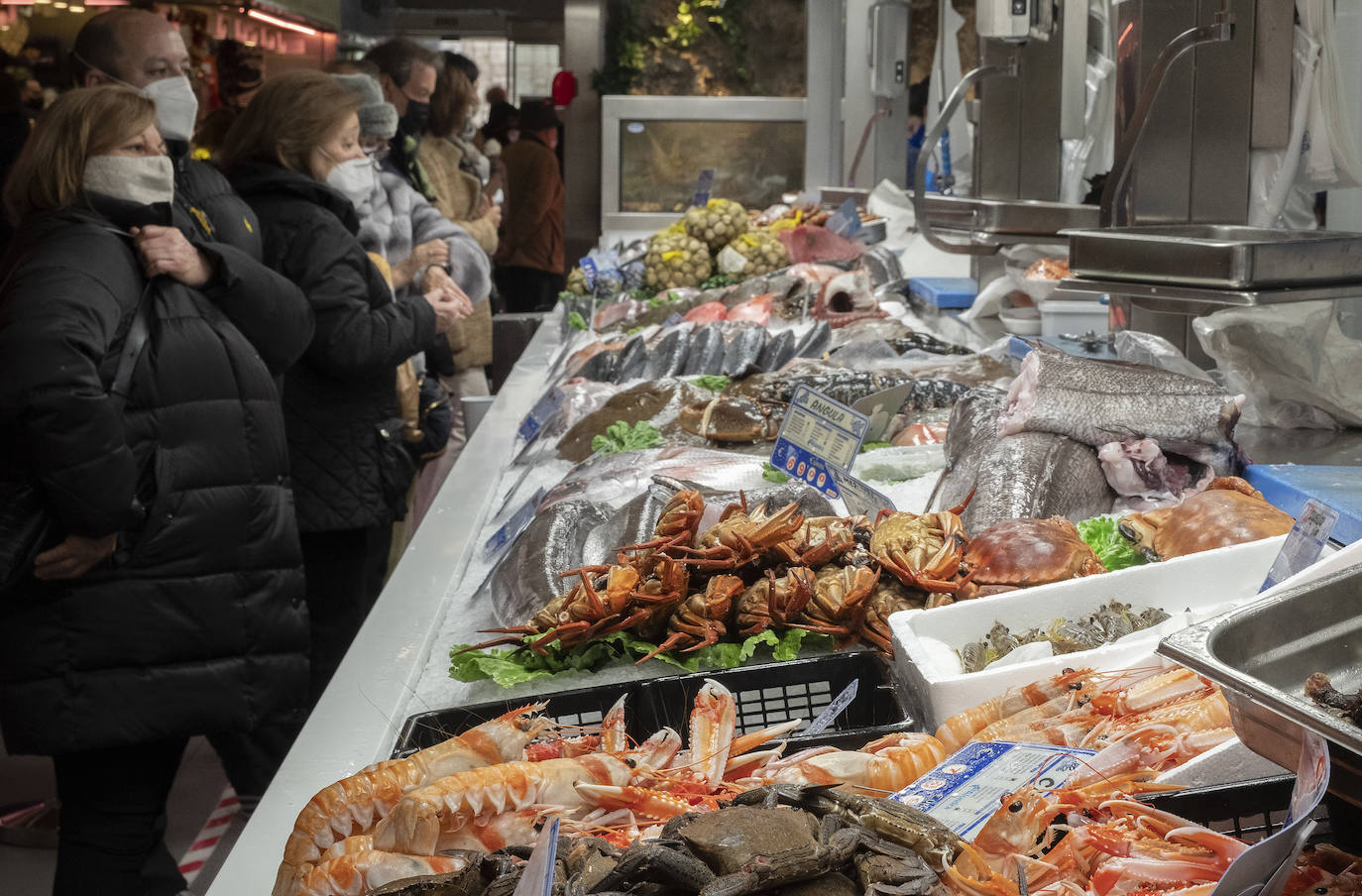 Fotos: Los mercados de preparan para las compras de Navidad
