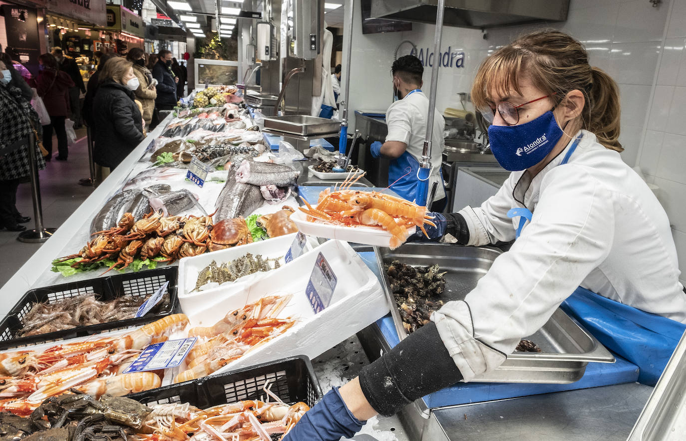Fotos: Los mercados de preparan para las compras de Navidad