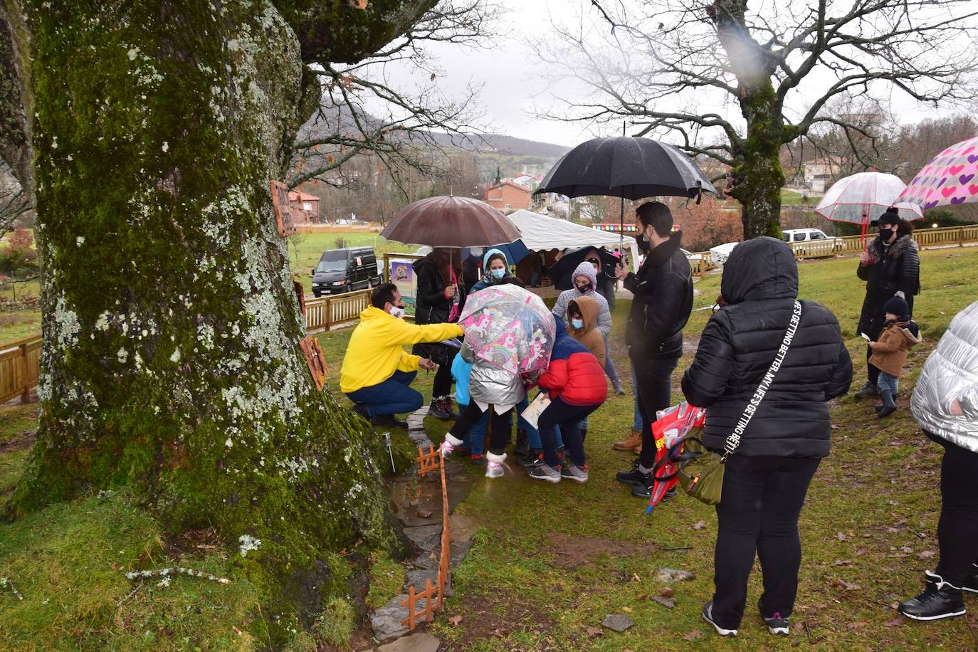 Jornada inaugural de las visitas a la casa del Ratoncito Pérez en Velilla del Río Carrión.