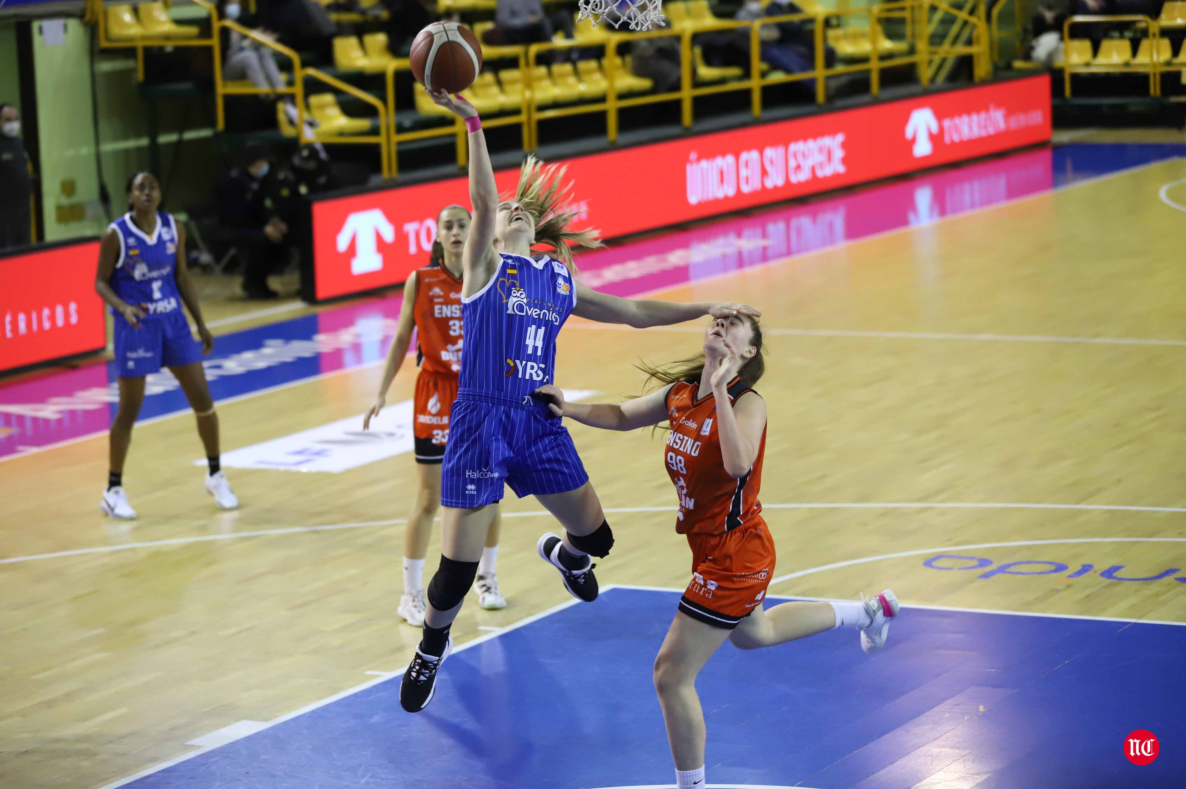 Fotos: Avasallador inicio de la segunda vuelta para el CB Avenida (80-45)