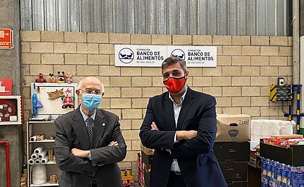 El presidente de la Fundación Banco de Alimentos de Valladolid, Jesús Mediavilla, y el director general de Grupo Antón, David Ramos. 