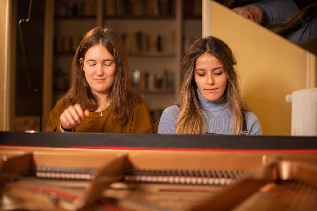 Laura V. Fragua y María de Santos, creadoras del proyecto.