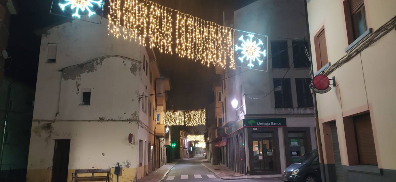 Decoración navideña en Velilla y la iluminación. 