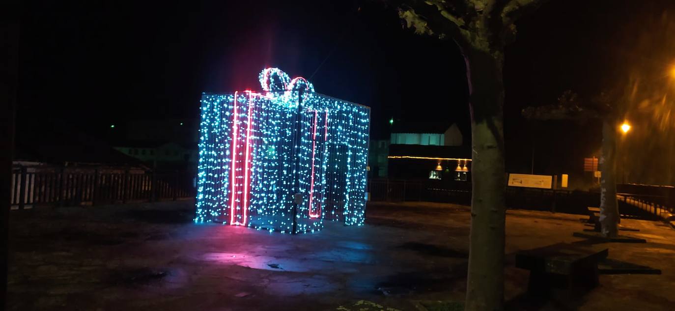 Decoración navideña en Velilla y la iluminación. 