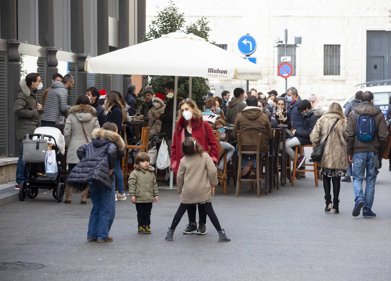 Fotos: Los vallisoletanos no renuncian al vermut de Nochebuena