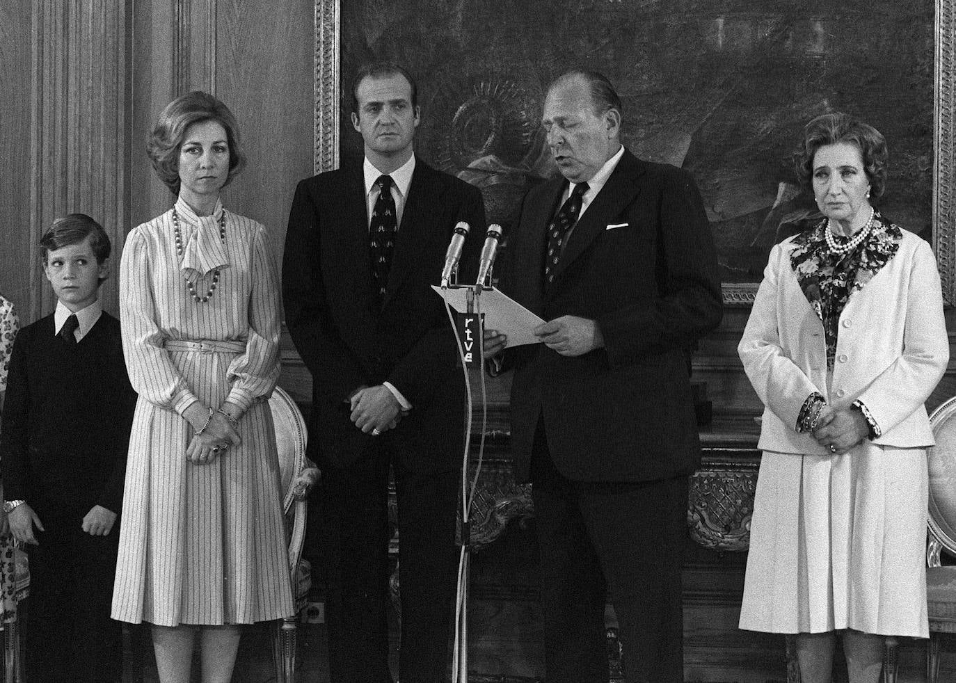 Don Juan de Borbón, el día que cedió los derechos dinásticos su hijo don Juan Carlos en mayo de 1977. 